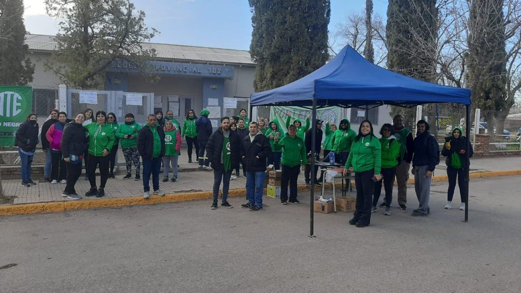 ATE llevó adelante una protesta por la falta de personal en escuelas de ...