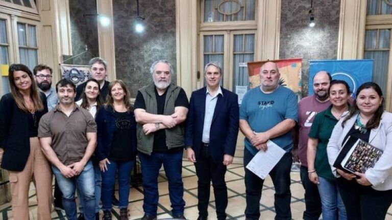 ATE logró un nuevo aumento salarial para municipales de Chacabuco - ATE