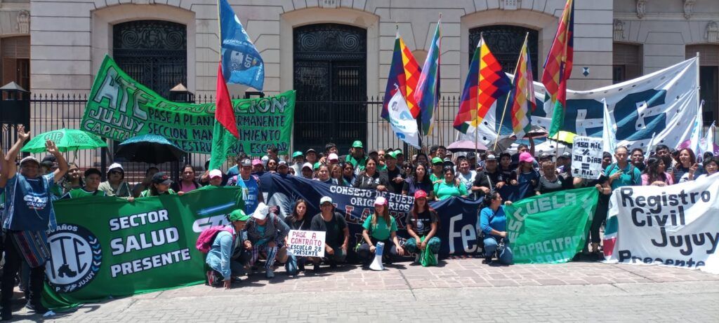 ATE marchó hasta la Casa de Gobierno, en contra del ajuste y la ...