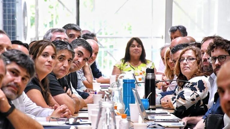Paritaria bonaerense: El Gobierno elevó al 7%, la propuesta de aumento ...